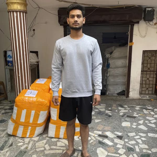 Sweatshirt